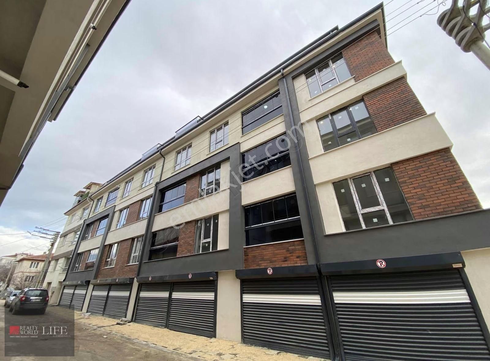 Rw Lıfe // Çamlıca Mh. Özel Garajlı Lüx 5+1 Dubleks Daire