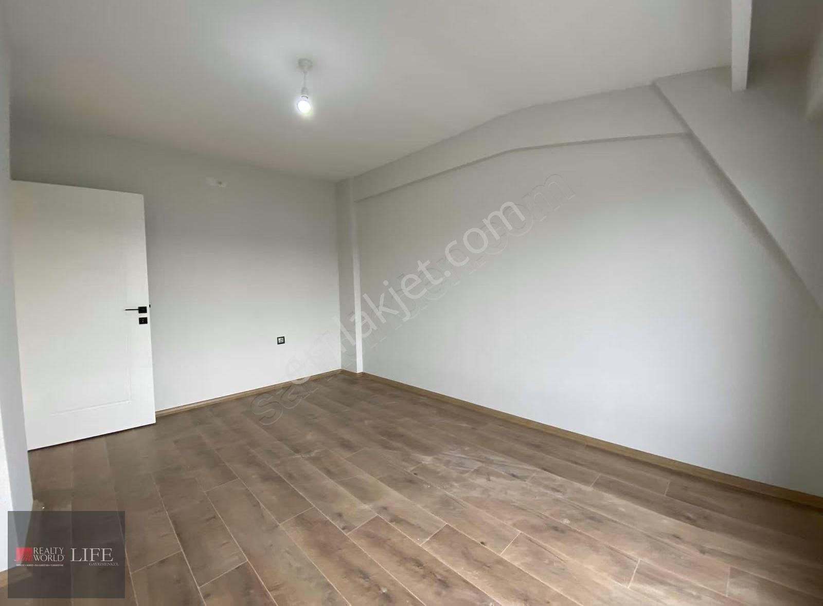Rw Lıfe // Çamlıca Mh. Özel Garajlı Lüx 5+1 Dubleks Daire - Görsel 32