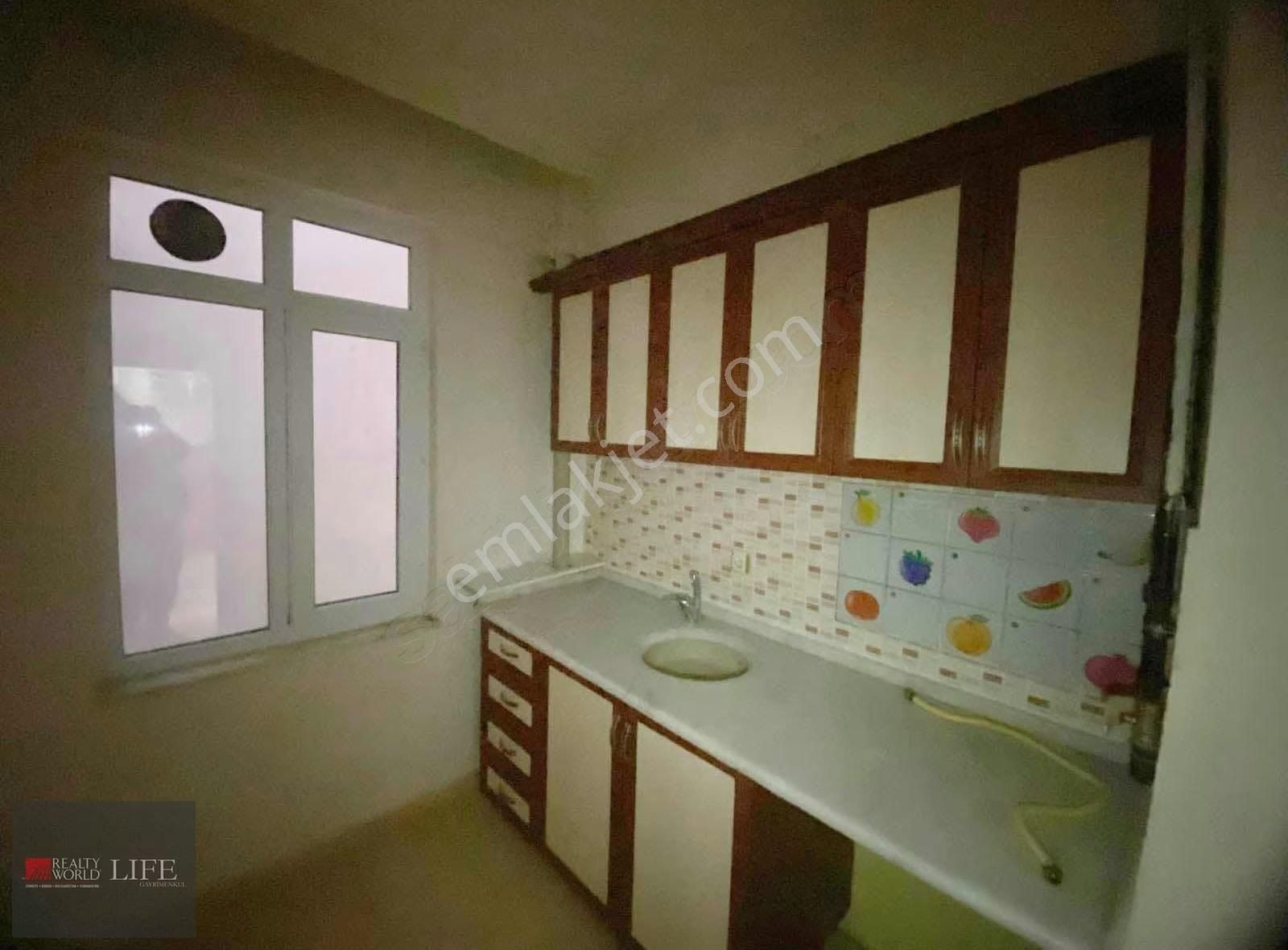 Rw Lıfe// Yenibağlar Mah Ayrı Mutfak Satılık 1+1 Daire - Görsel 3