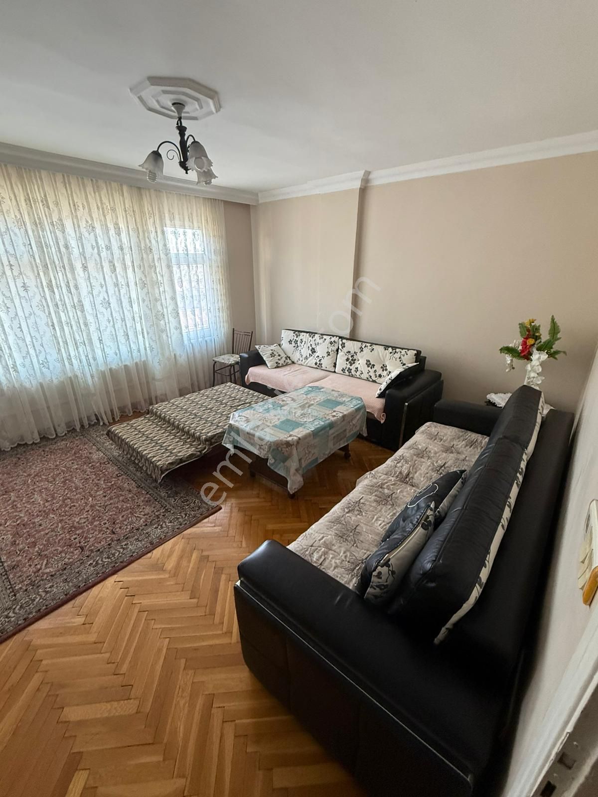 Efka Gayrimenkulden Yenibosnada Kiralık 130 M2 3+1 Eşyalı Daire