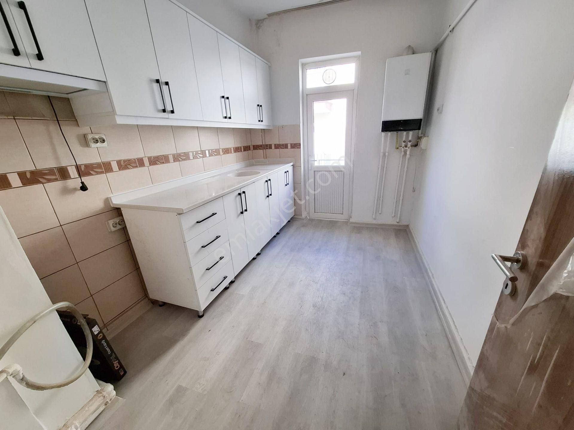 Şehir Has. Yakını Cadde Üstü 3+1 Masrafsız Mantolamalı Manzaralı - Görsel 8