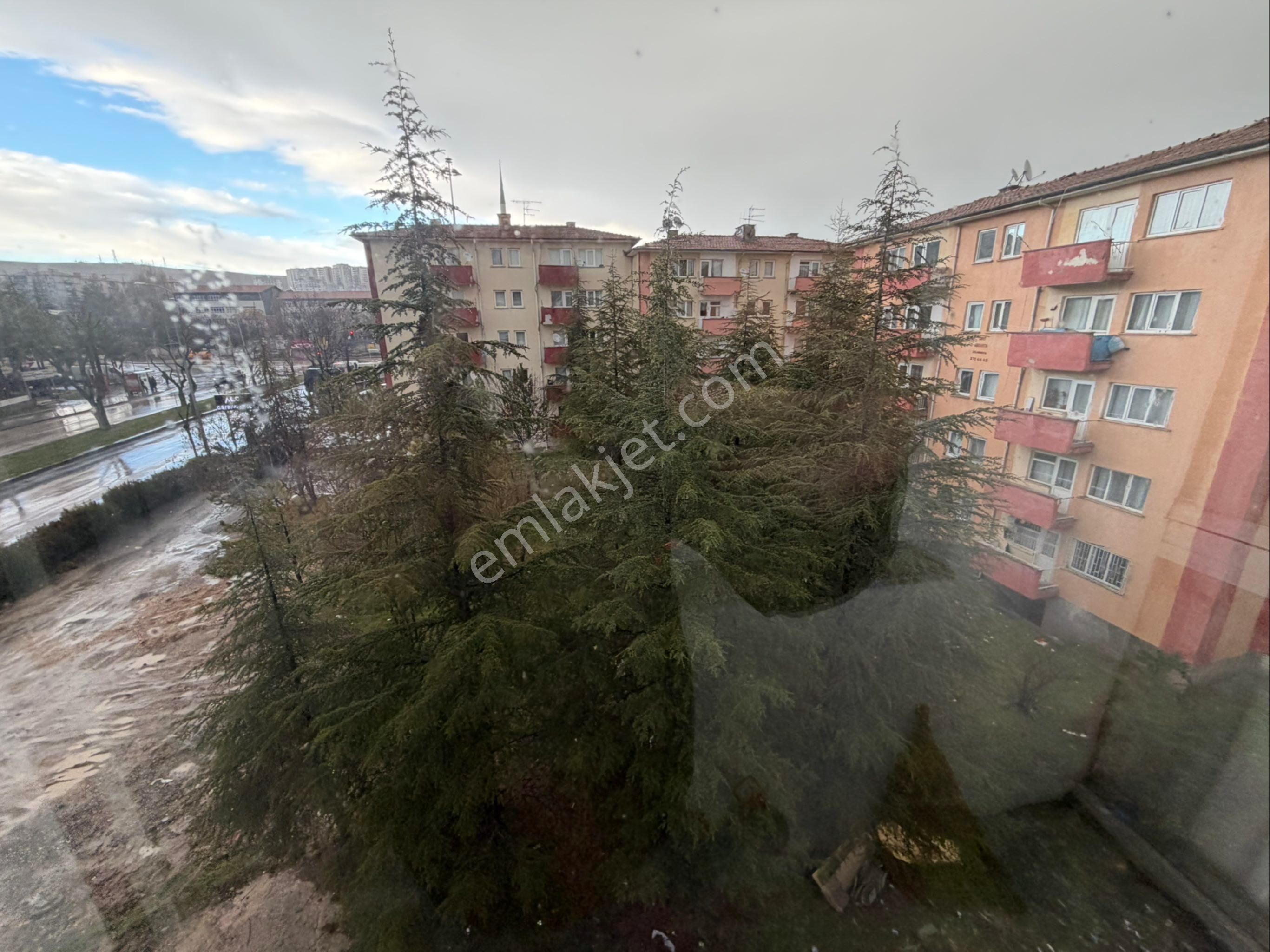 A L C Den Metro Yakını Ara Katta Kiralık 2+1 Daire - Görsel 4