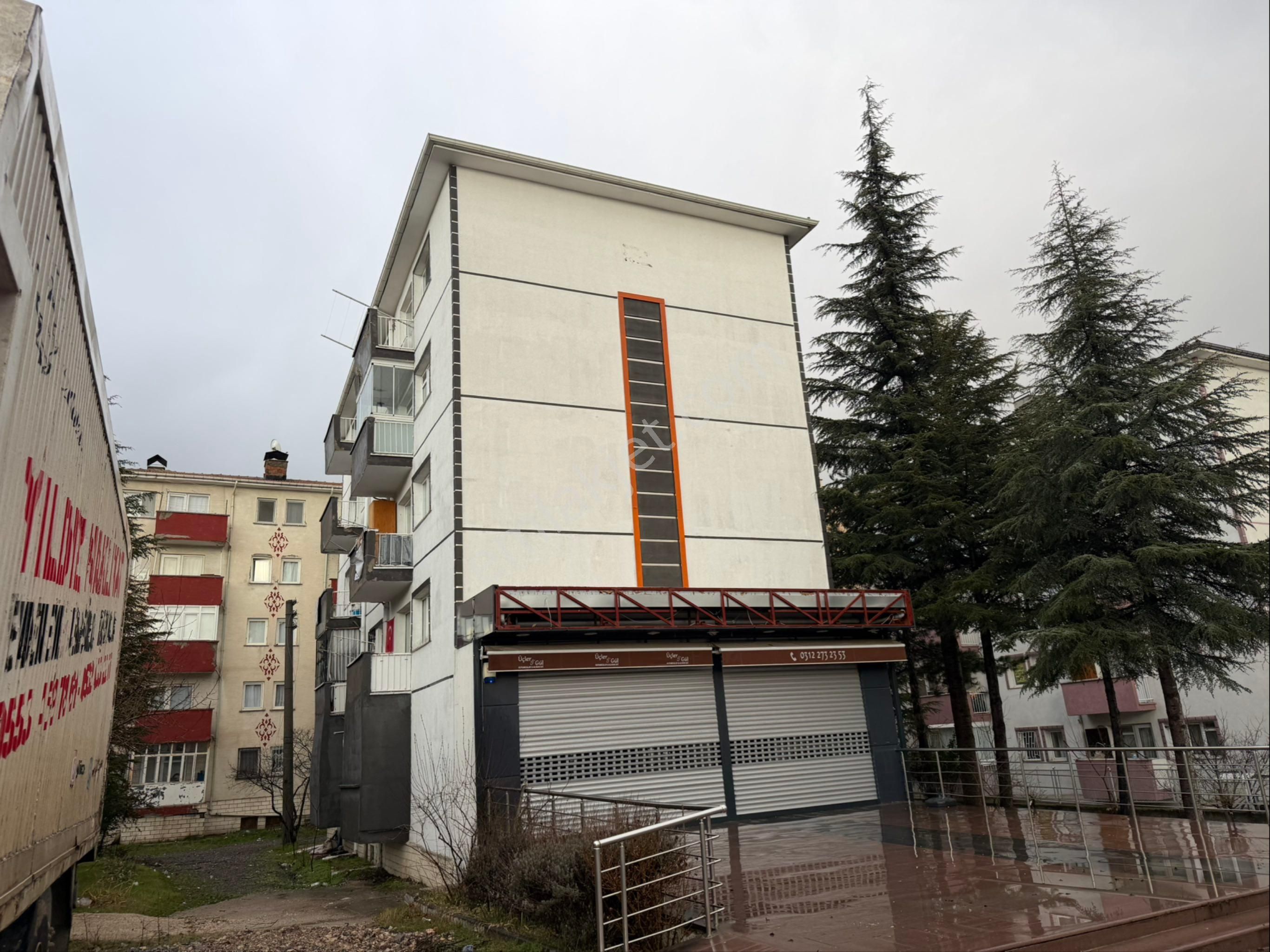 A L C Den Metro Yakını Ara Katta Kiralık 2+1 Daire - Görsel 1