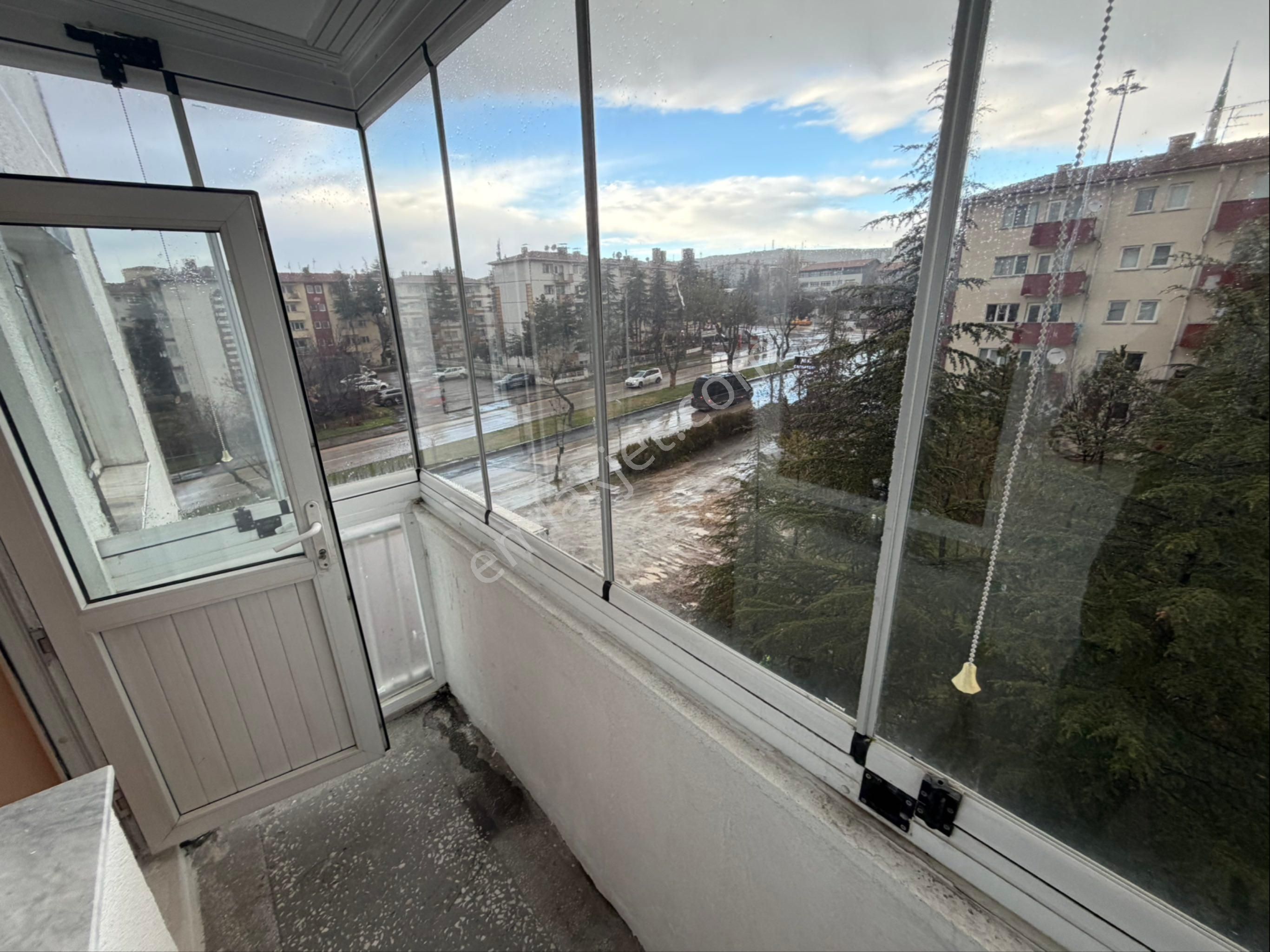 A L C Den Metro Yakını Ara Katta Kiralık 2+1 Daire - Görsel 8