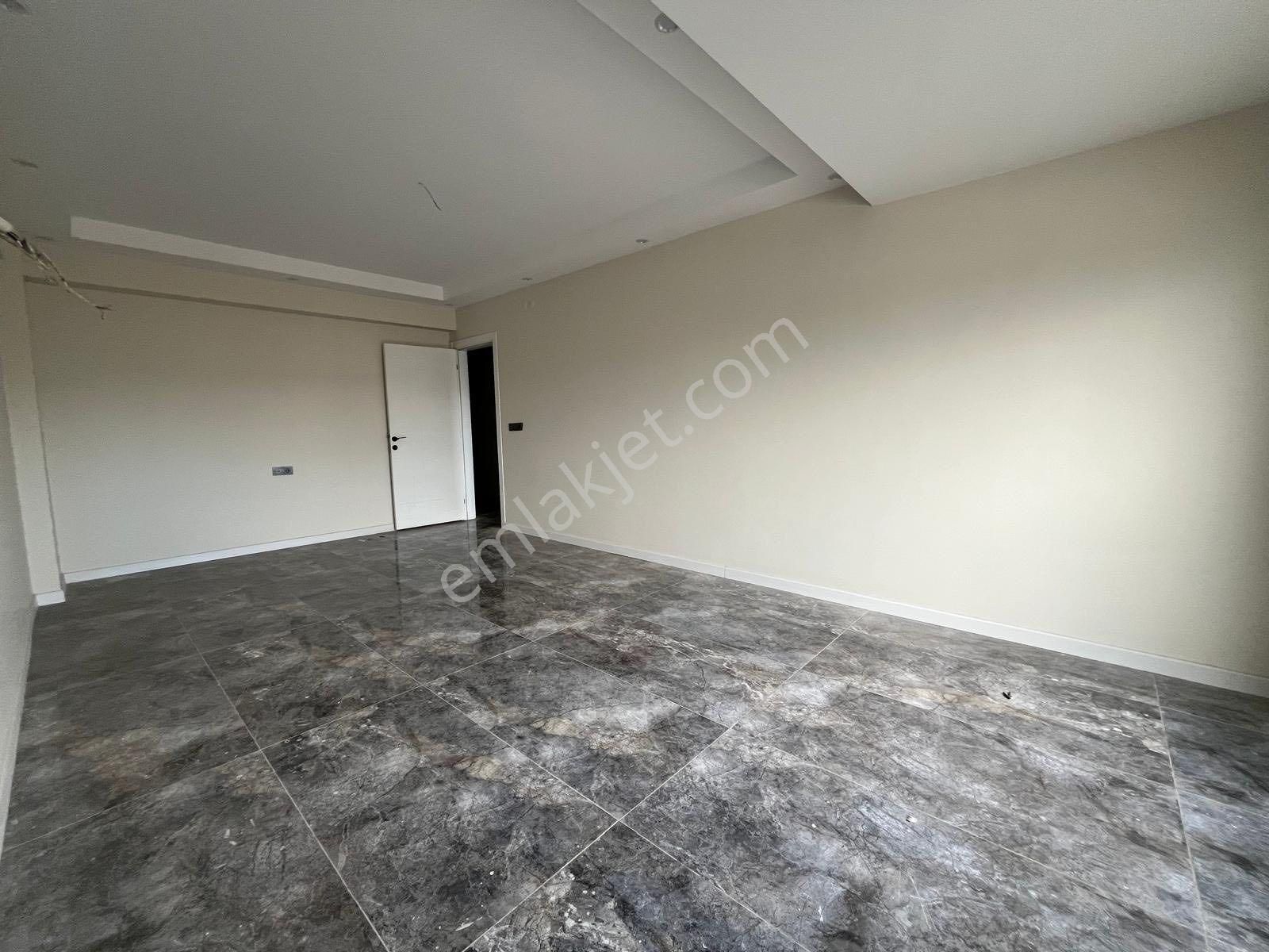 Turgutlu Satılık Selvilitepe Mah 130m2 3+1 Oda 1. Kat Asansör Y.ısıtma E.banyo Sıfır Daire - Görsel 4