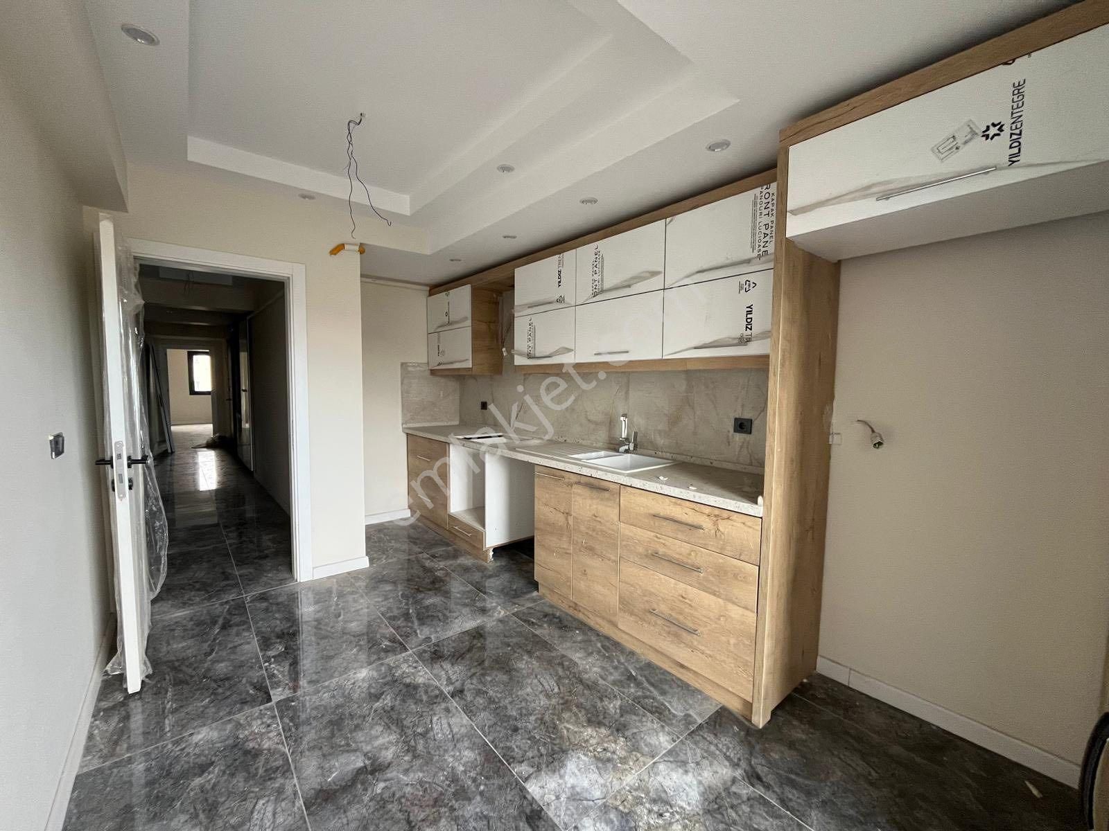 Turgutlu Satılık Selvilitepe Mah 130m2 3+1 Oda 1. Kat Asansör Y.ısıtma E.banyo Sıfır Daire - Görsel 5