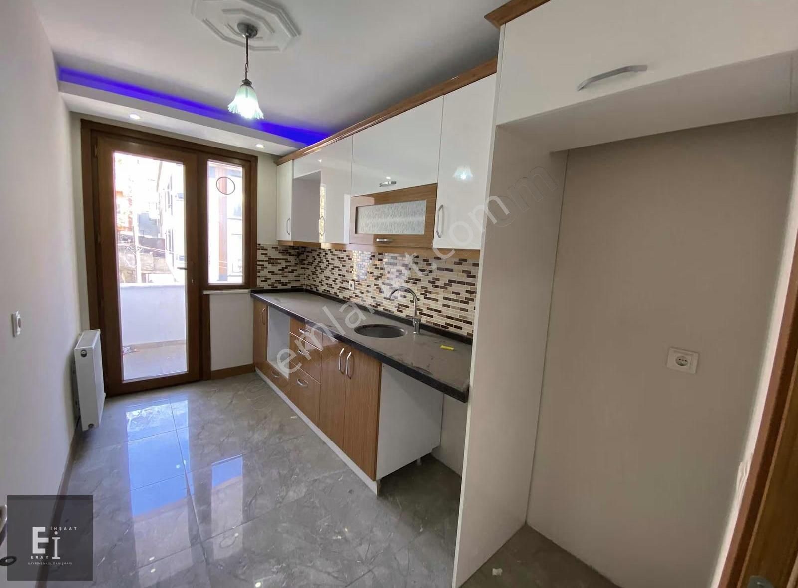 Eray Emlak'tan Satılık Arakat 2+1 90m2 Eminevim Fuzul Vb. Uygun - Görsel 3