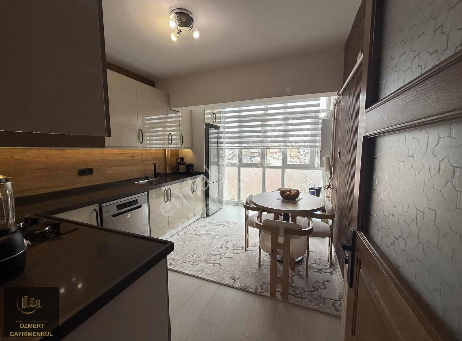 Özmert Ten 2+1arakat Asansörlü Köşe Bina Tadilatlı Satılık Dair - Görsel 4