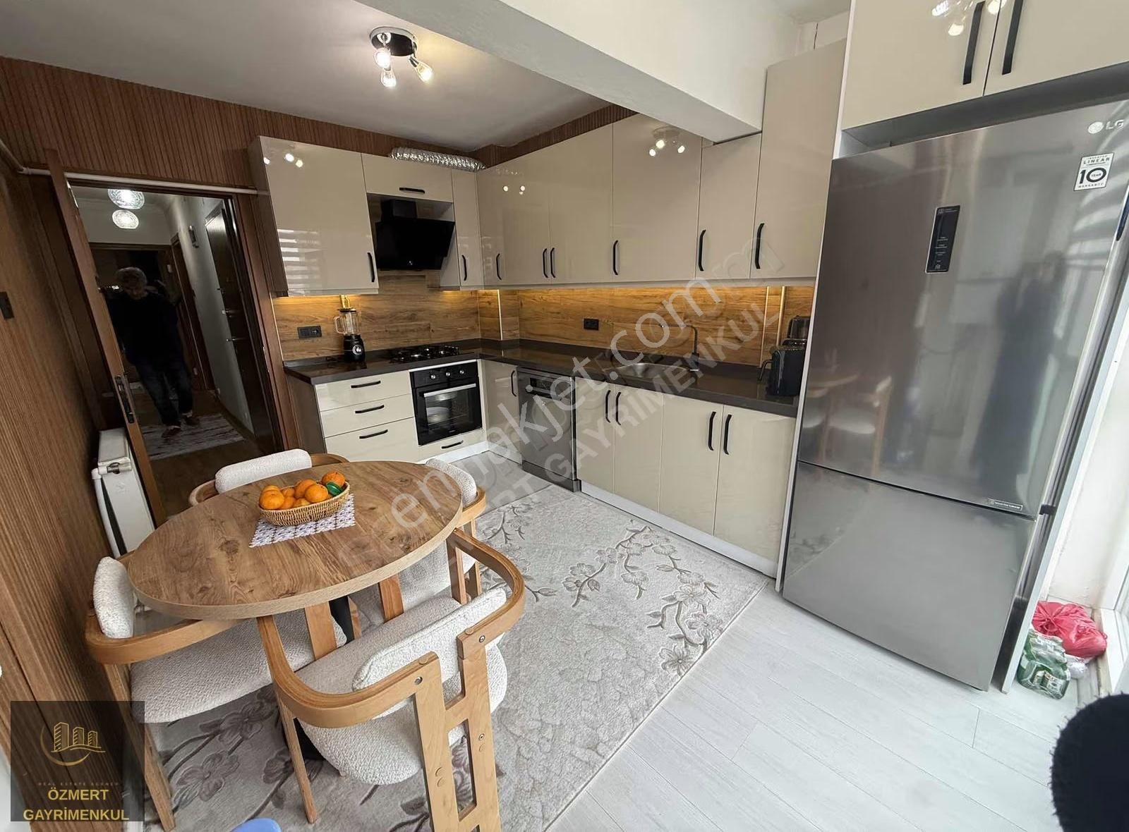 Özmert Ten 2+1arakat Asansörlü Köşe Bina Tadilatlı Satılık Dair