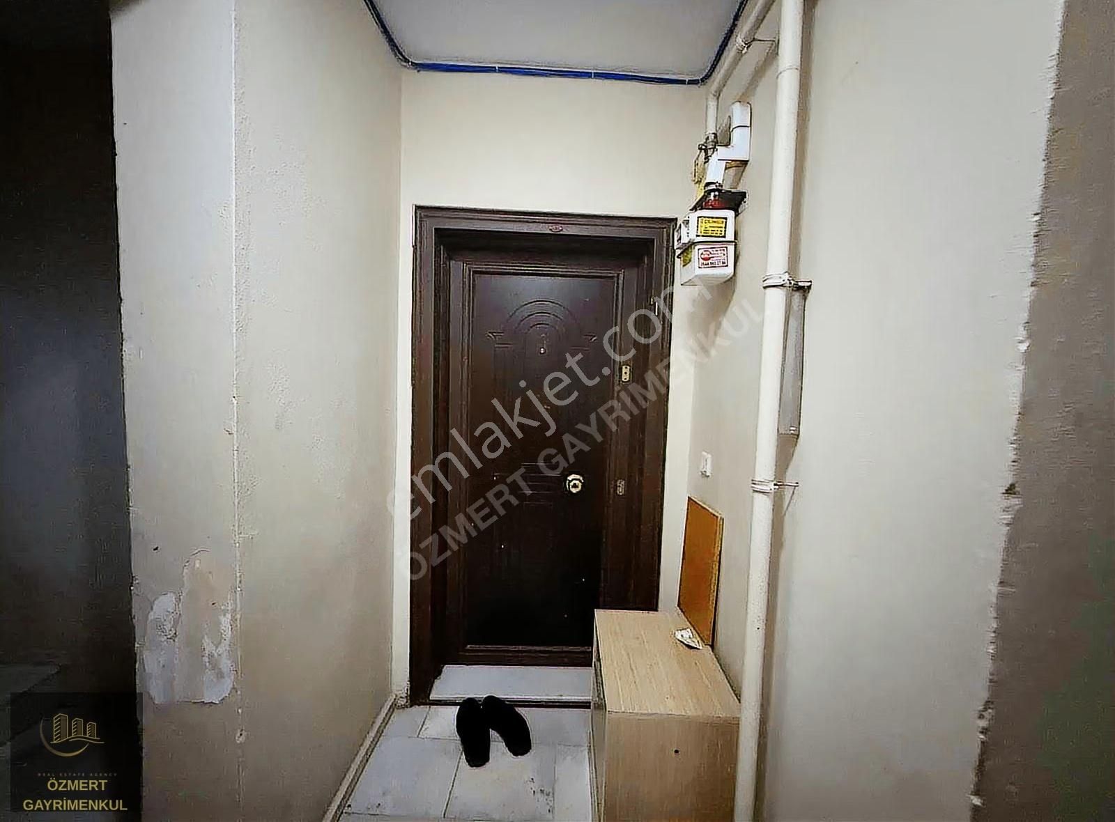 Özmert Ten 3+1 Den 2+1 Çevirilmiş Genç Binada Satılık Daire - Görsel 2