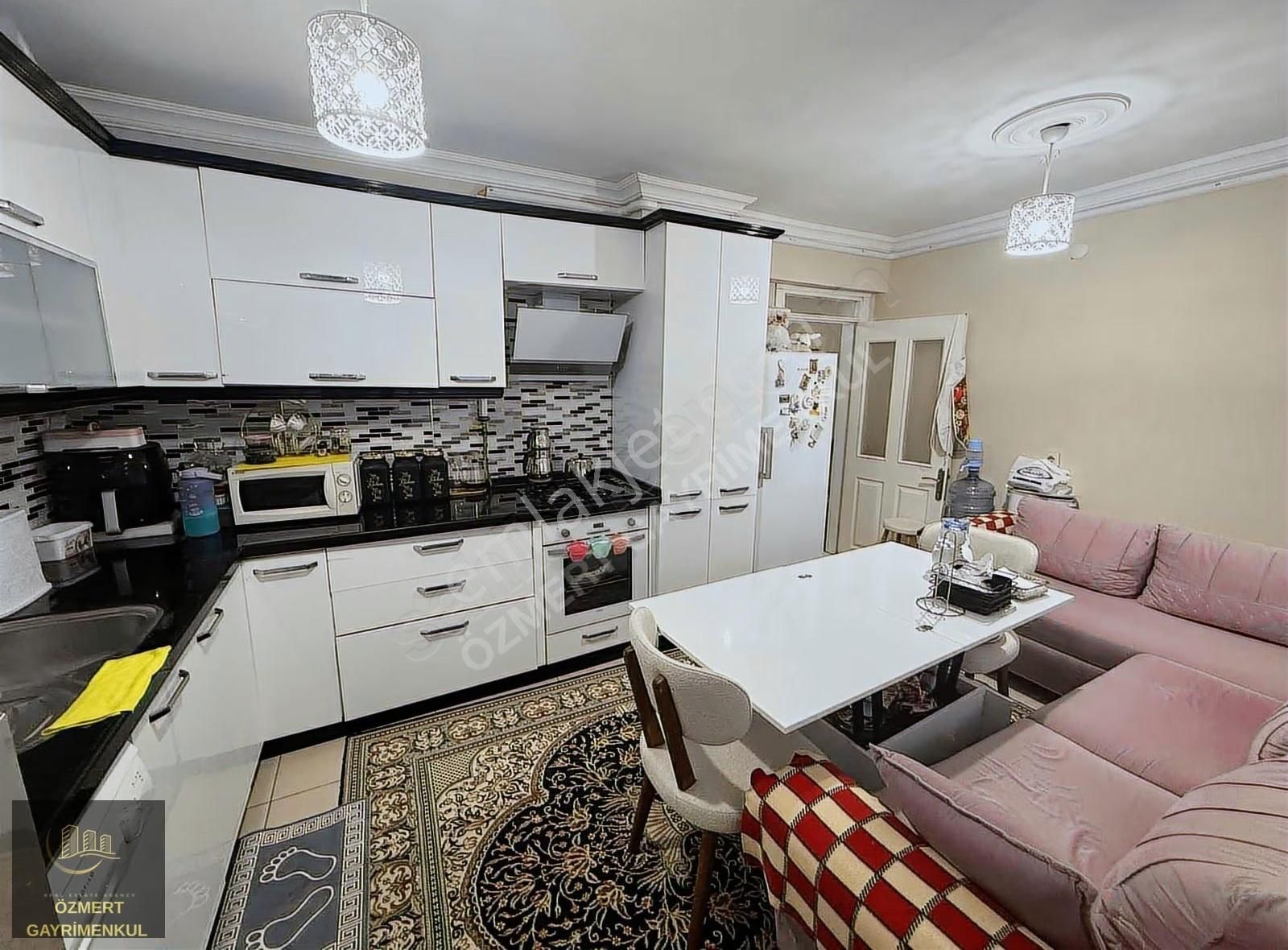 Özmert Ten 3+1 Den 2+1 Çevirilmiş Genç Binada Satılık Daire - Görsel 8