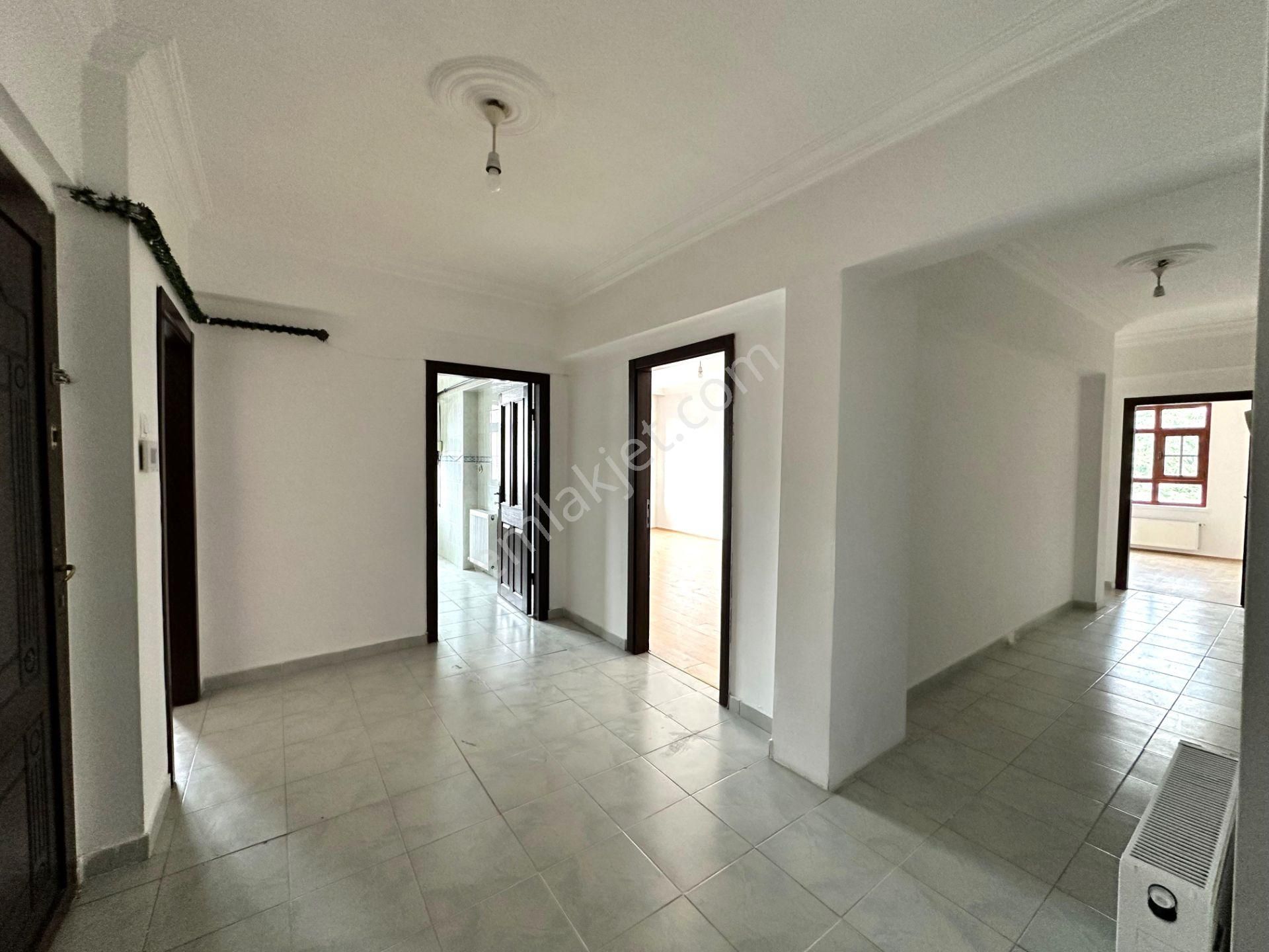 Uzman Emlak Ofisinden İncirli Mh.de 3.kat Konumunda Isı Yalıtımlı Bağımsız 3+1 Daire - Görsel 21