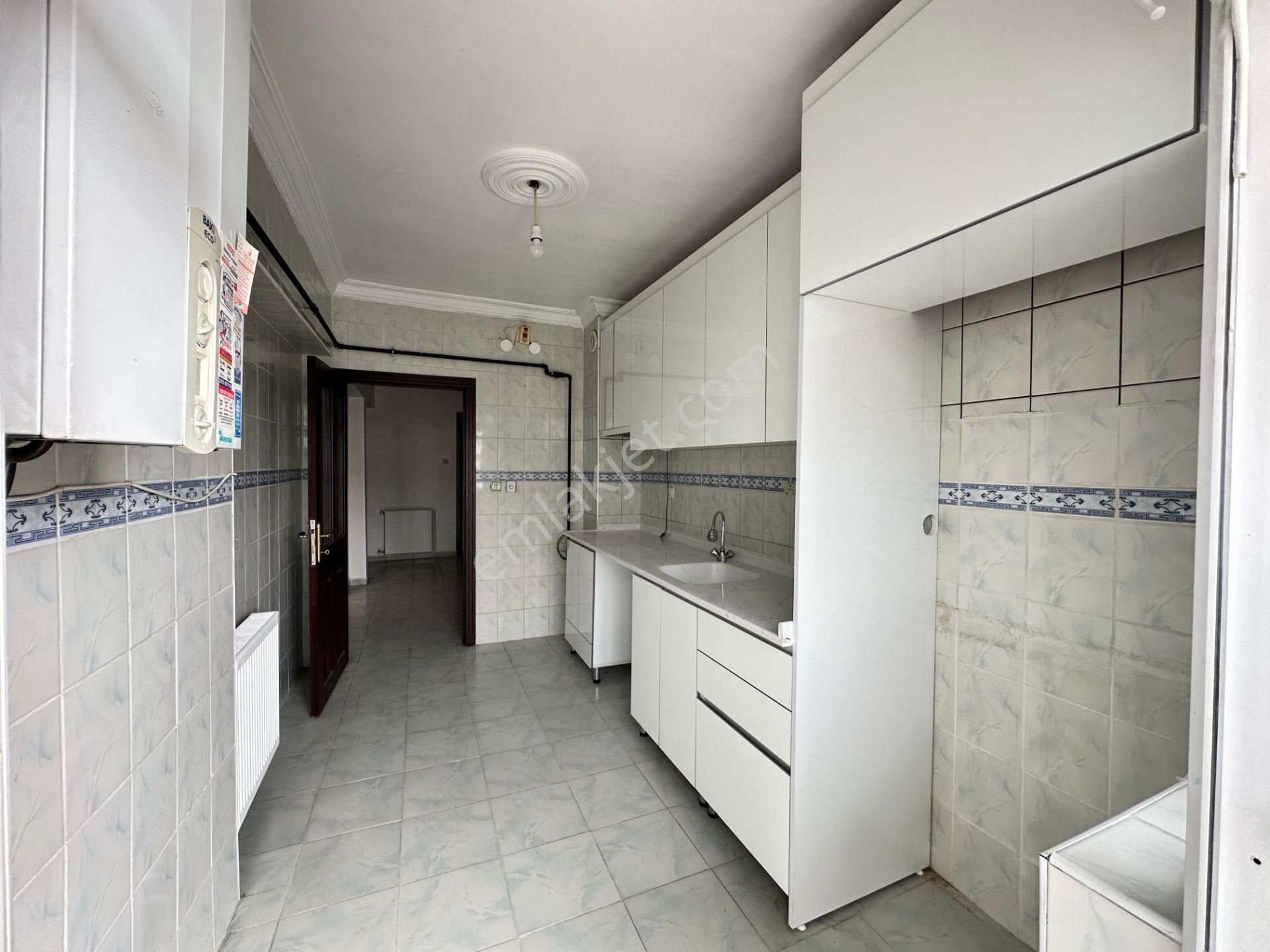 Uzman Emlak Ofisinden İncirli Mh.de 3.kat Konumunda Isı Yalıtımlı Bağımsız 3+1 Daire - Görsel 18