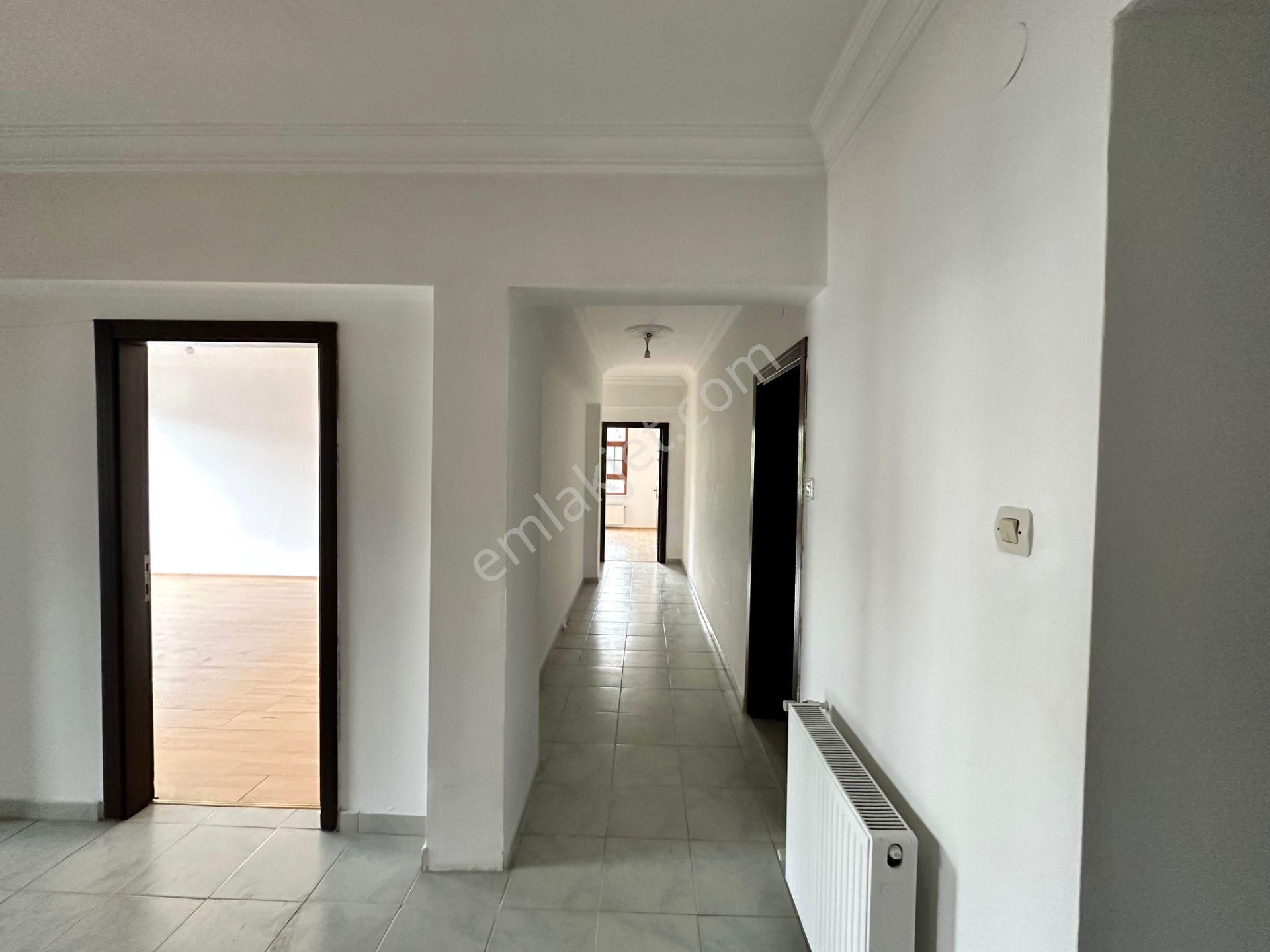 Uzman Emlak Ofisinden İncirli Mh.de 3.kat Konumunda Isı Yalıtımlı Bağımsız 3+1 Daire - Görsel 22