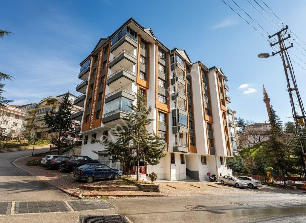 Uzman Emlak Ofisinden İncirli Mh.de 3.kat Konumunda Isı Yalıtımlı Bağımsız 3+1 Daire - Görsel 5