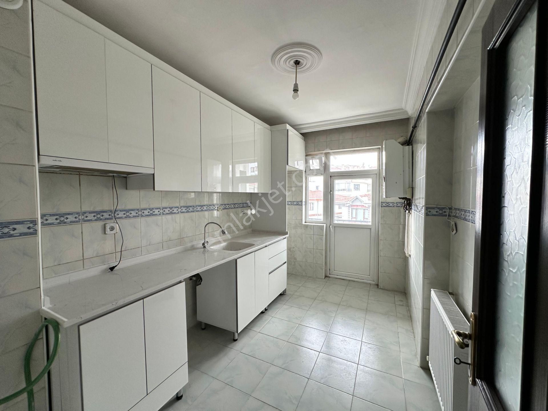 Uzman Emlak Ofisinden İncirli Mh.de 3.kat Konumunda Isı Yalıtımlı Bağımsız 3+1 Daire - Görsel 17