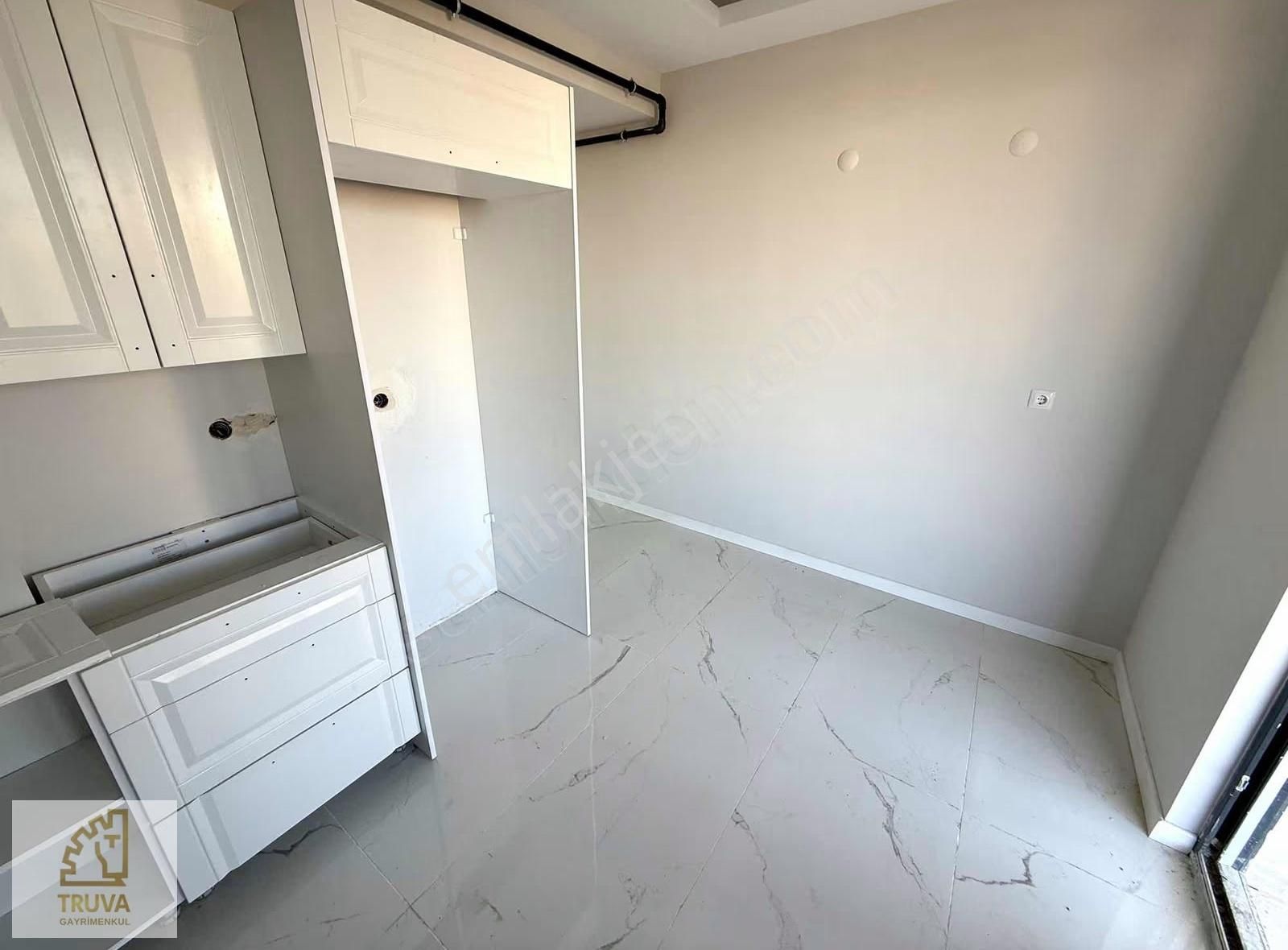 Truva//selim Dağhan Gökdelenler Bölgesinde 2+1 Satılık Daire - Görsel 3