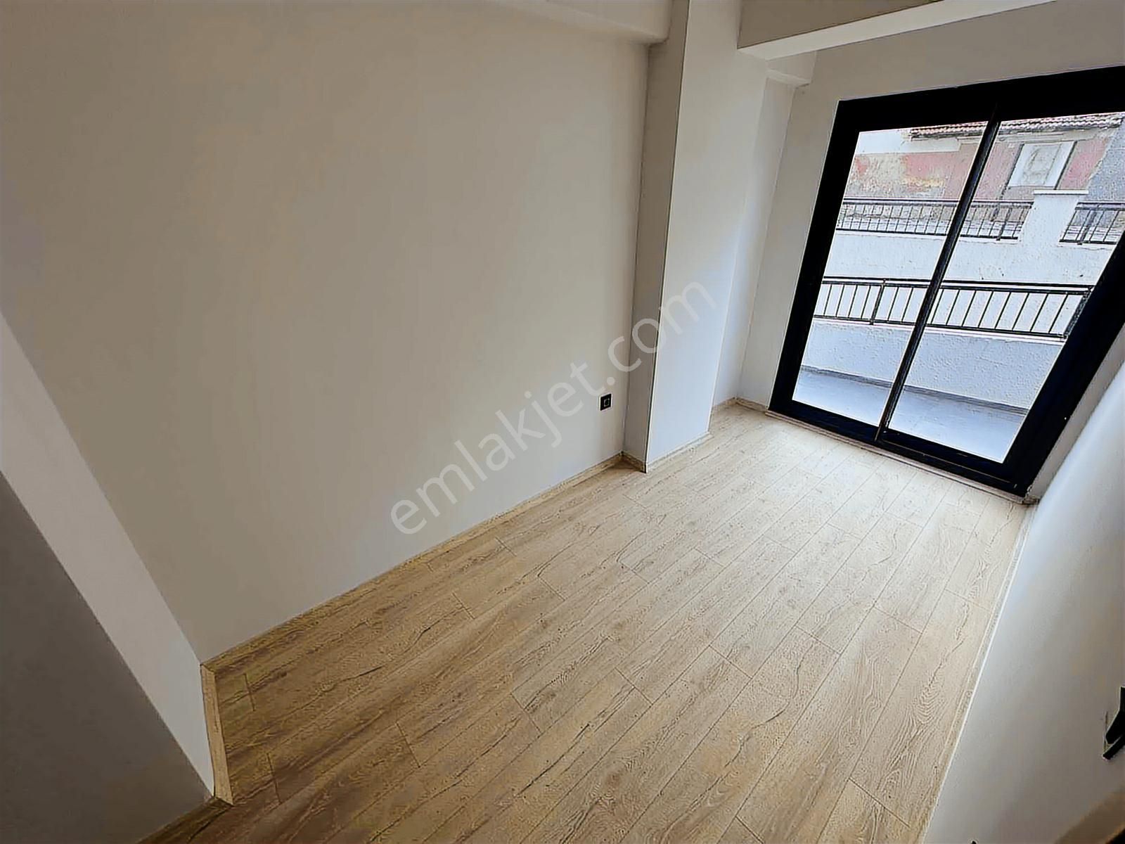 Hasanağa Bahçesi Ve Üniversite Dibi Site İçerisi Satılık 1+1 - Görsel 2