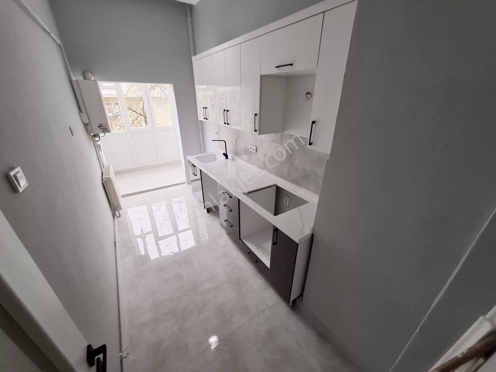 Gata'ya Yürüme Mesafesi 3+1 Yüksek Giriş Lüx Full Yapılı Güney - Görsel 3