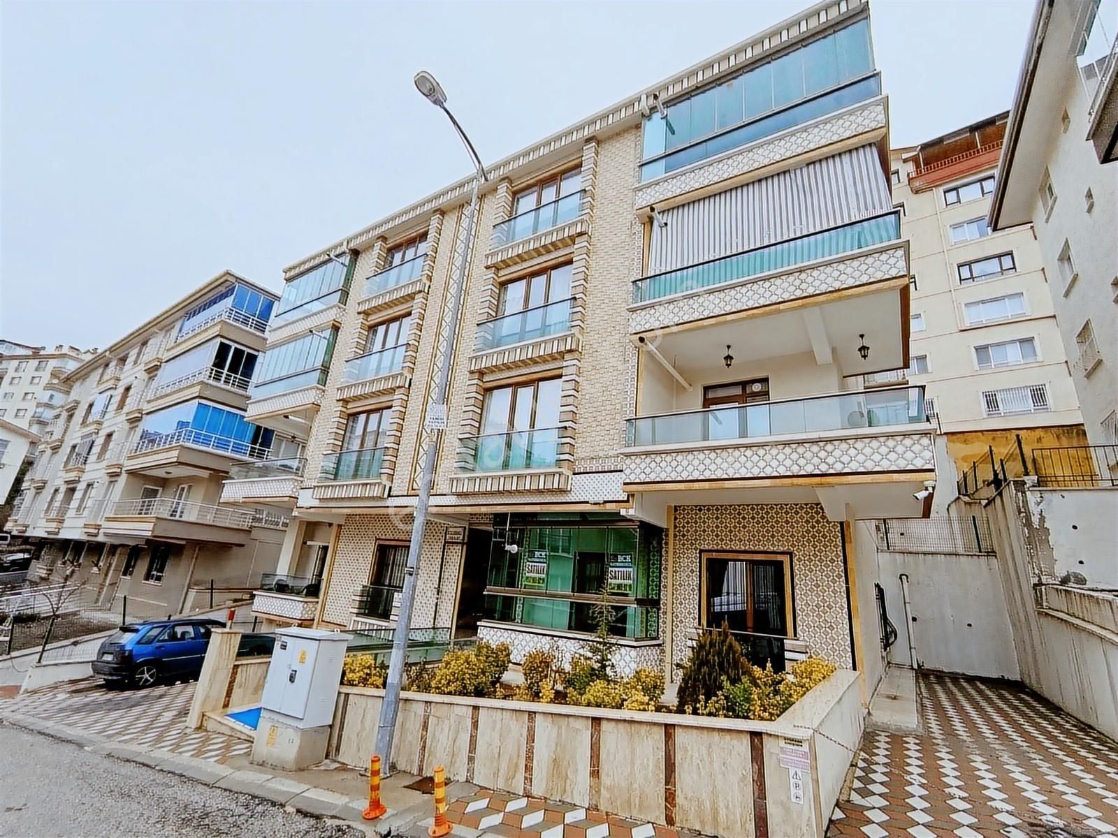 Ufuk Özdemir'den Bademlik Mah 4+1 Kiralık Daire Asansörlü