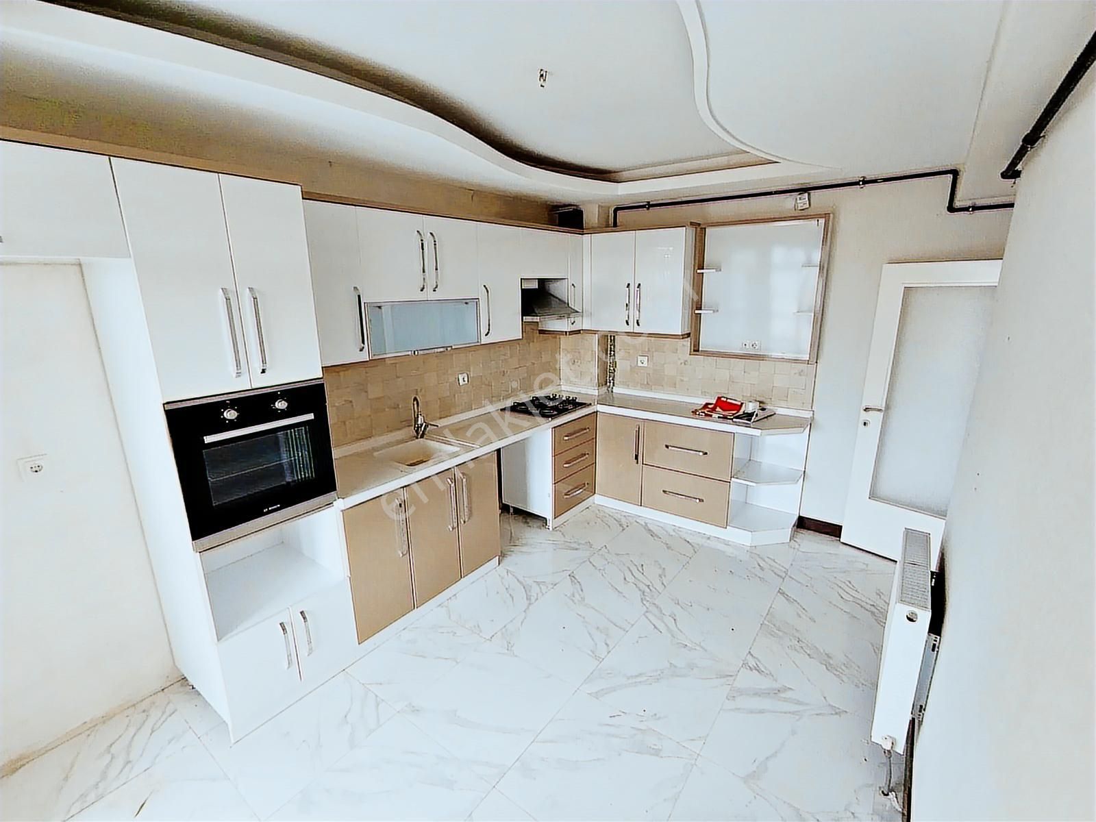 Ufuk Özdemir'den Bademlik Mah 4+1 Kiralık Daire Asansörlü - Görsel 2