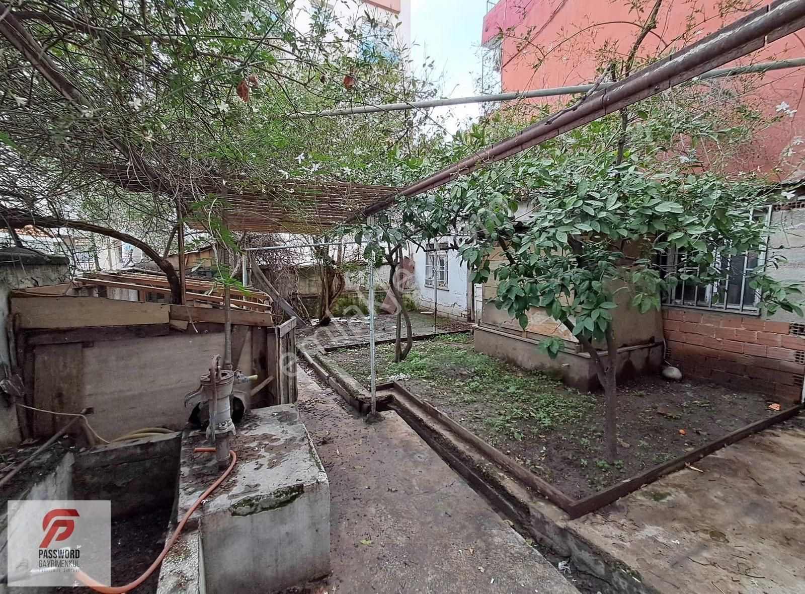 Bayraklı Çaymahalle'de Bahçeli 3+1 Kiralık Daire