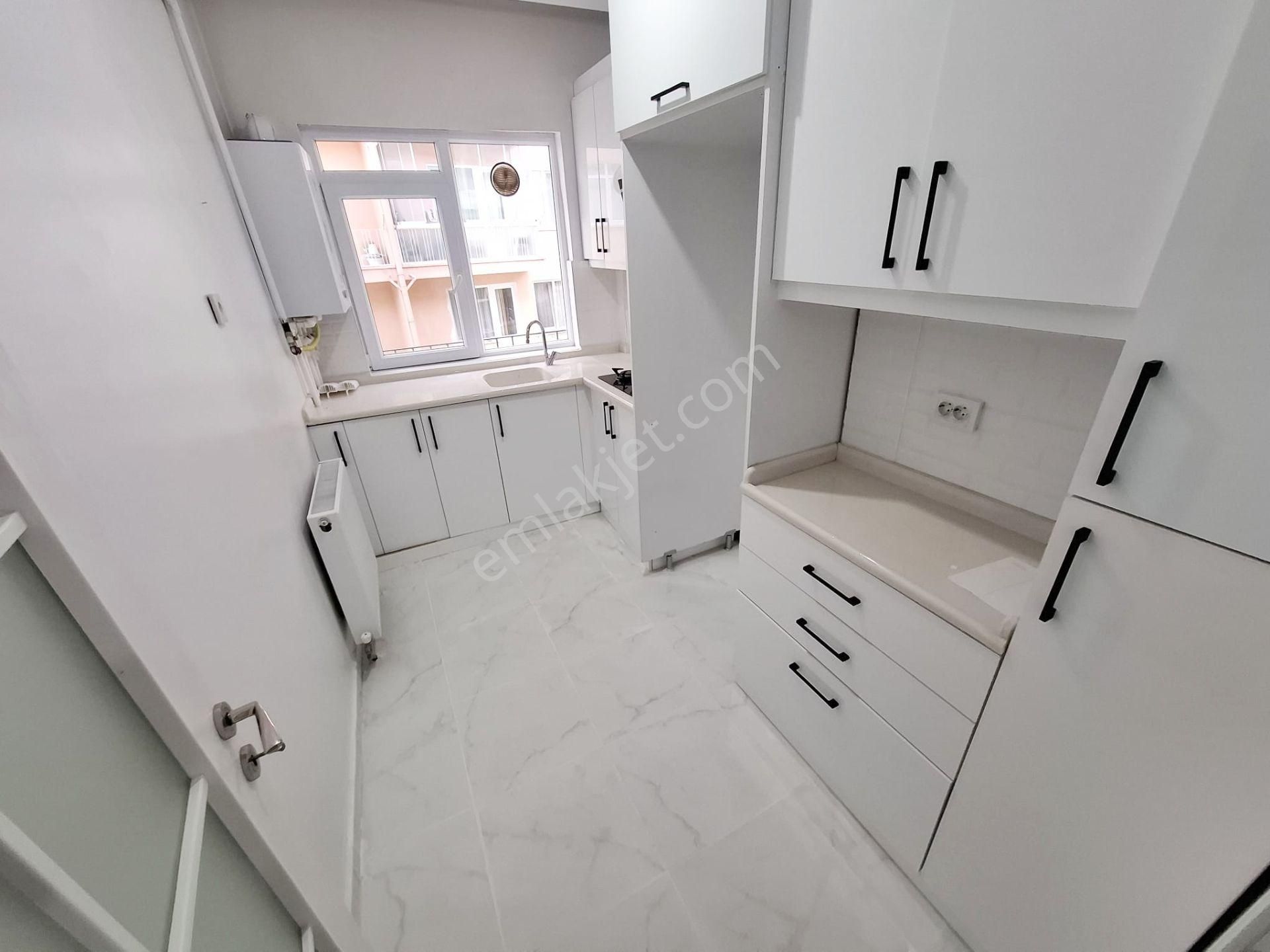 Aşağı Eğlence Göbeğe 100m Uzaklıkta 2+1 Lüx Yapılı Ortakat