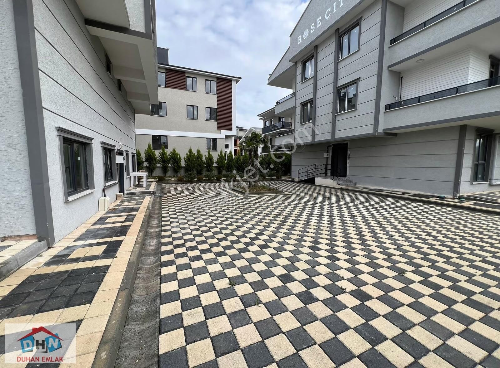 Duhan Emlak'tan Termal Yoluna Cephe Sıfır 1+1 Kiralık Daire - Görsel 4