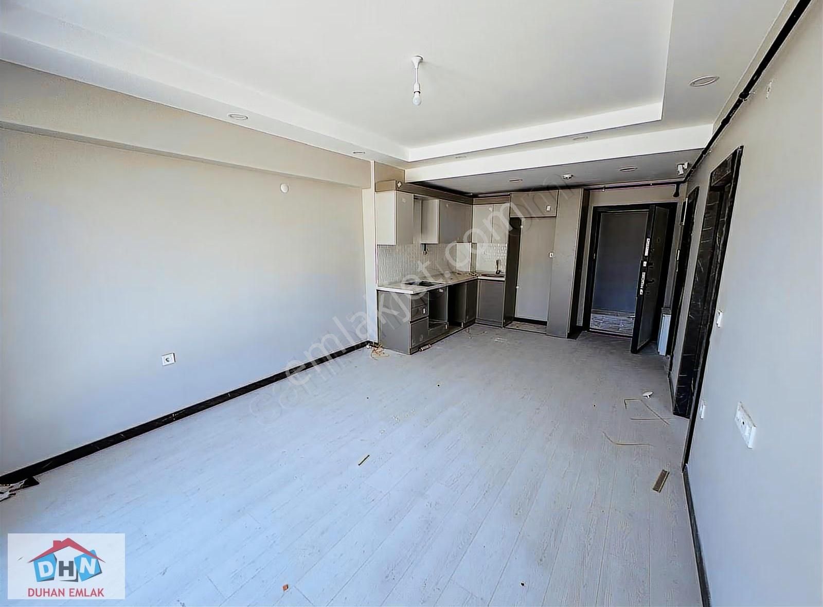 Duhan Emlak'tan Premium Lounge'da Kiralık 1+1 Köşe En Üst Kat - Görsel 3