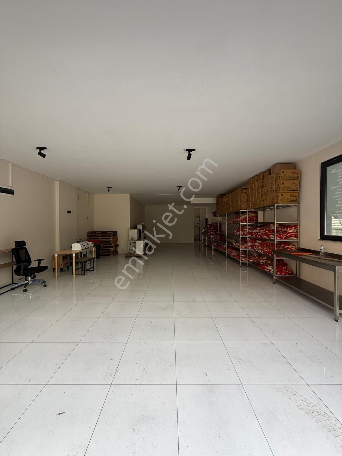 West Marinaya Yakın Merkezi Konumda 120 M2 Kiralık Dükkan !! - Görsel 13