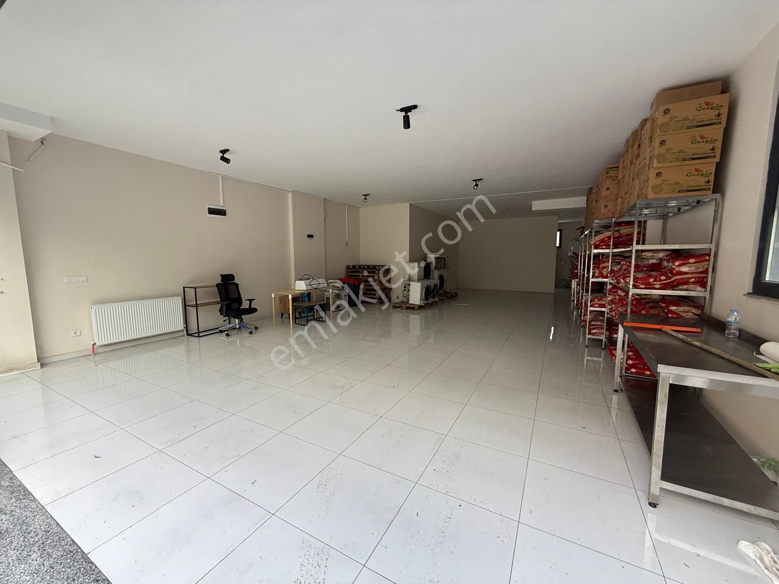 West Marinaya Yakın Merkezi Konumda 120 M2 Kiralık Dükkan !! - Görsel 4