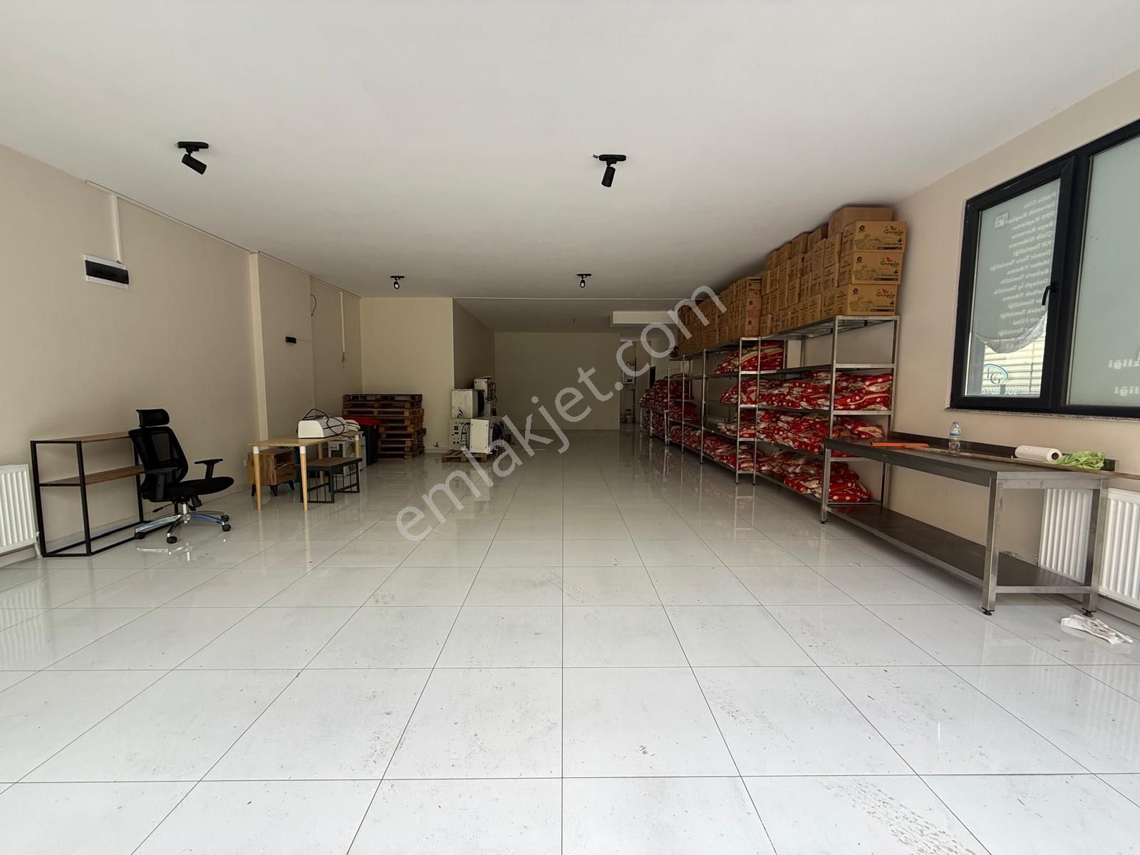 West Marinaya Yakın Merkezi Konumda 120 M2 Kiralık Dükkan !! - Görsel 10