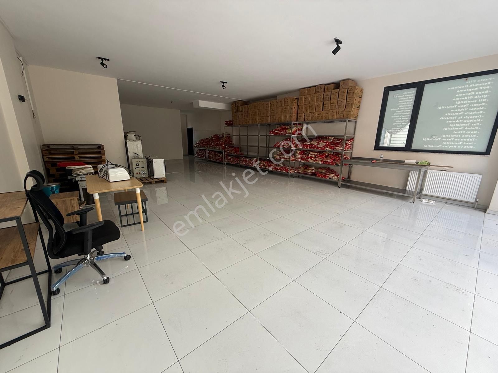 West Marinaya Yakın Merkezi Konumda 120 M2 Kiralık Dükkan !! - Görsel 3