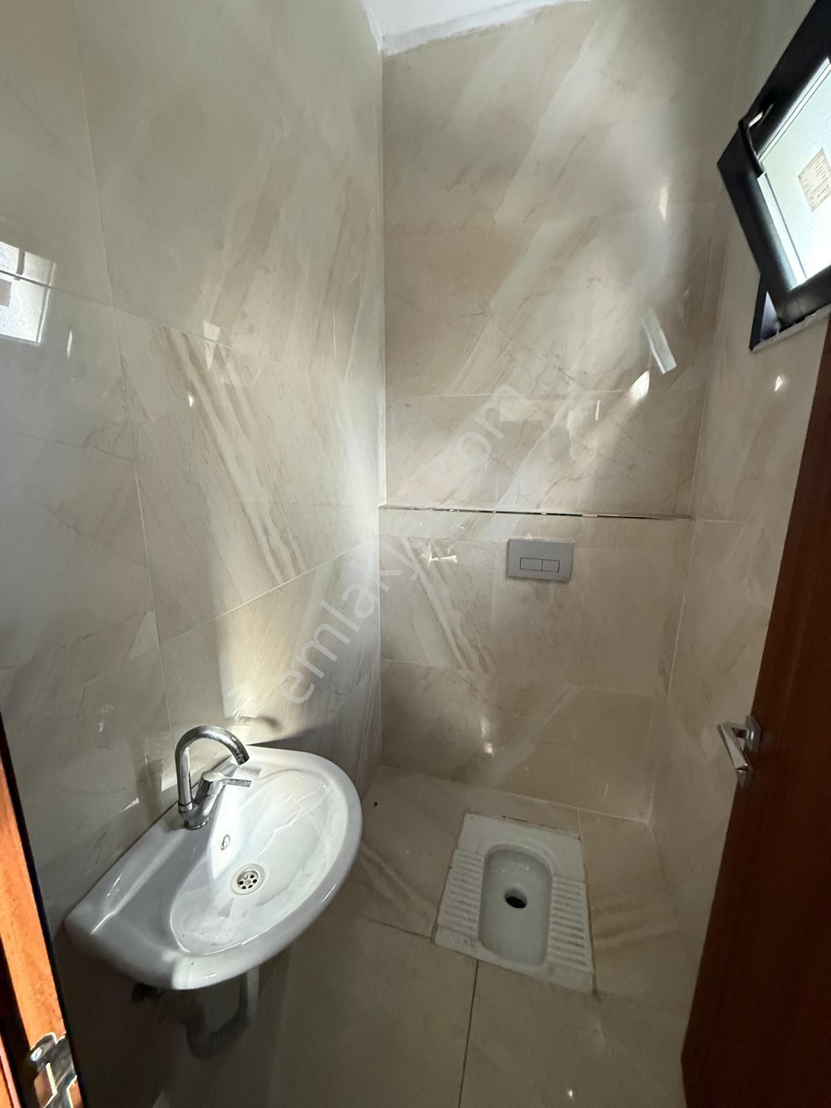 West Marinaya Yakın Merkezi Konumda 120 M2 Kiralık Dükkan !! - Görsel 6