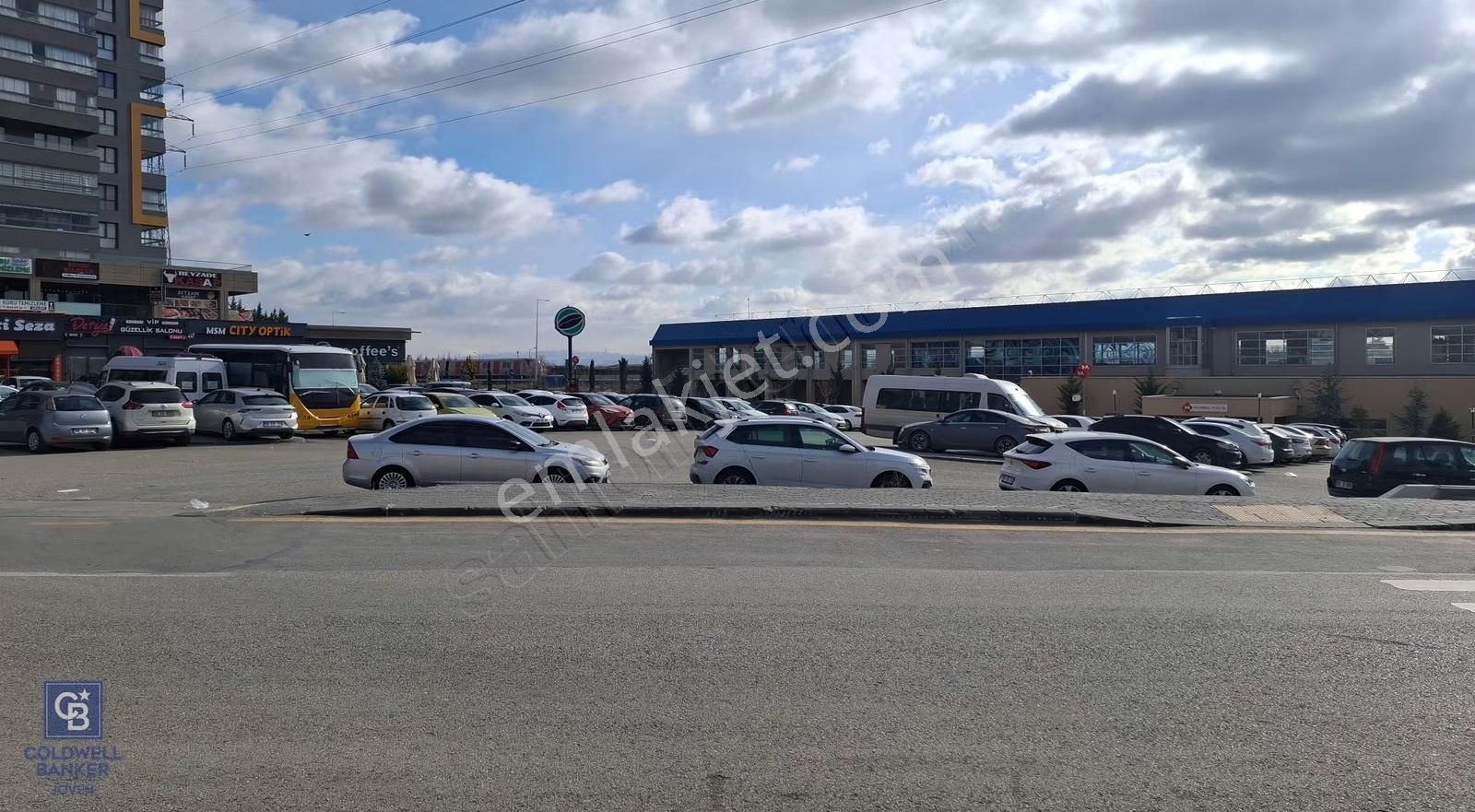 Cumhuriyet Mahallesi Metroya Adım Mesafe 4+1 Kiralık Daire - Görsel 8