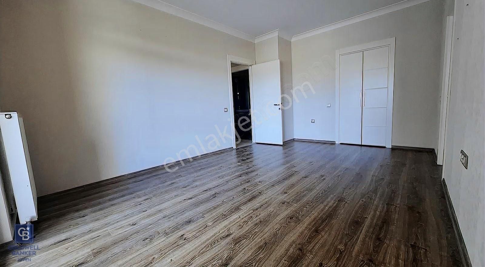 Cumhuriyet Mahallesi Metroya Adım Mesafe 4+1 Kiralık Daire - Görsel 5