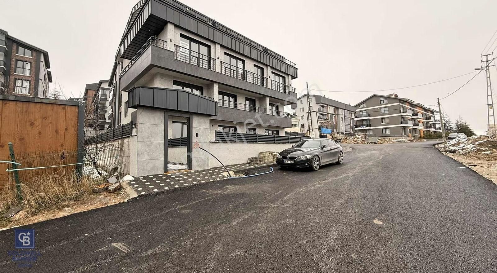 Taşpınar Da Asansörlü Ara Katta Balkonlu 1+1 Lüx Yapı