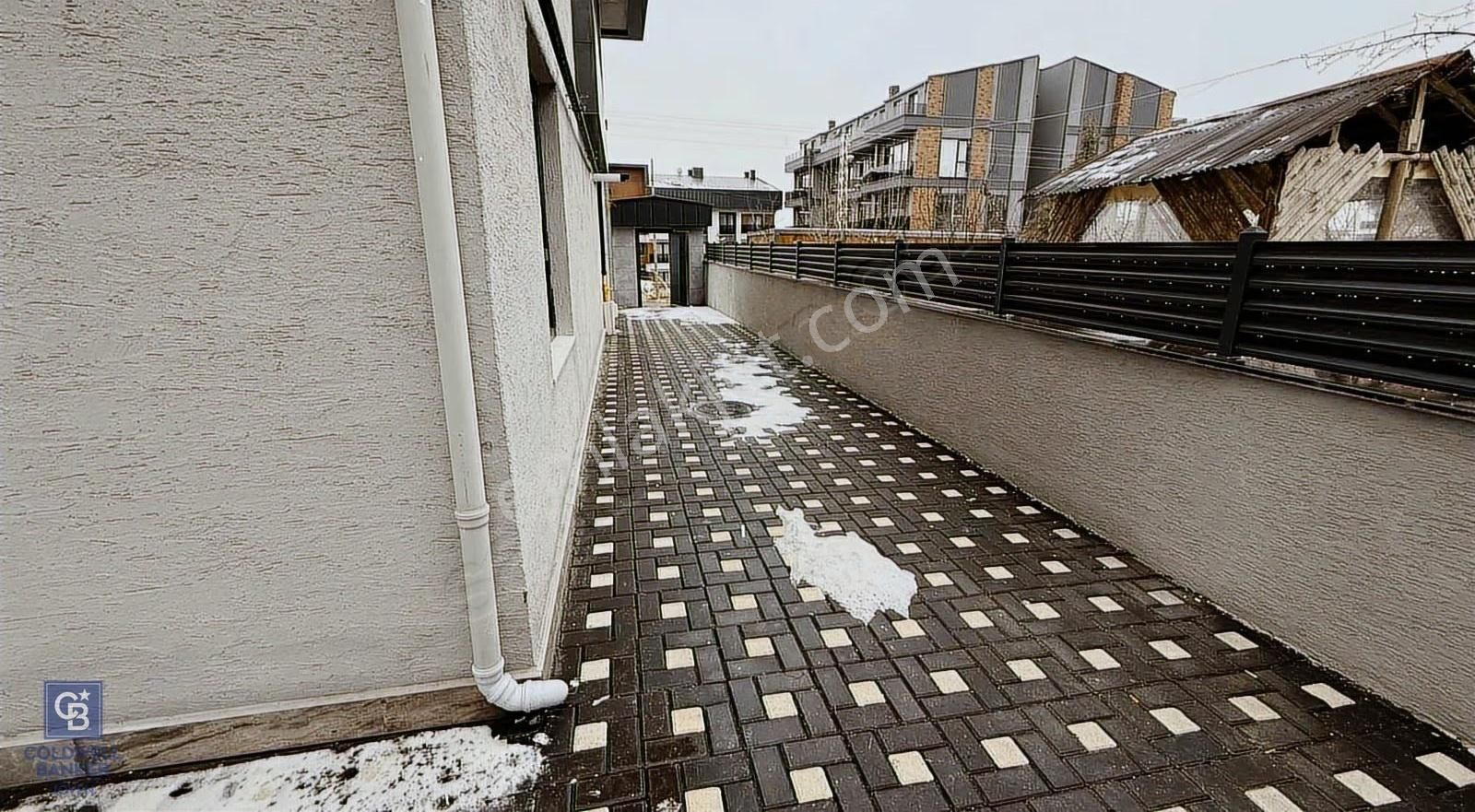 Taşpınar Da Asansörlü Ara Katta Balkonlu 1+1 Lüx Yapı - Görsel 2