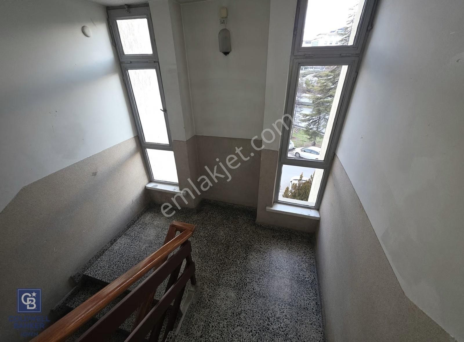 Söğütözü'nde Emsan Sitesinde Kiralık 3+1 Daire - Görsel 13