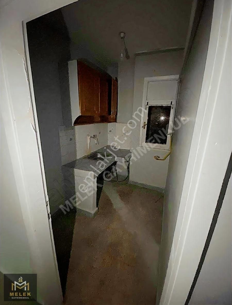 Melek Gayrimenkulden Kirazlıda Acil Kiralık 1+1 - Görsel 3