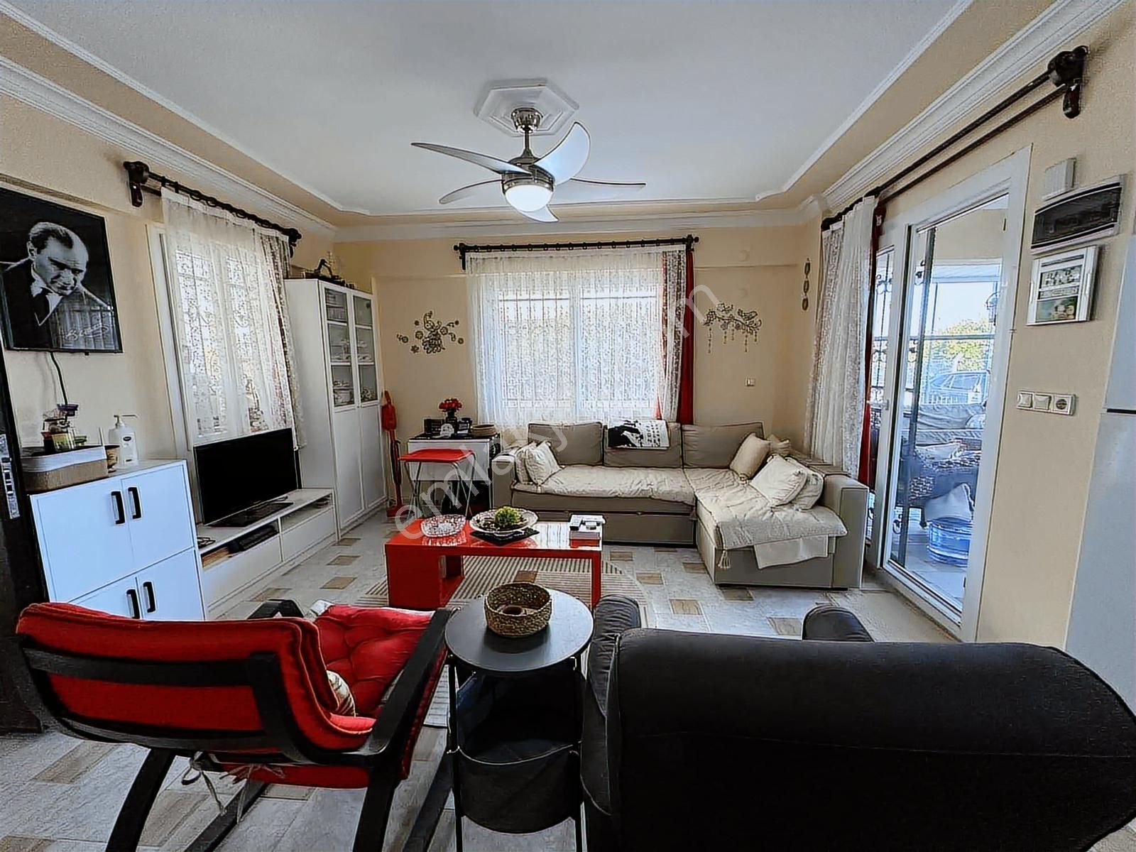 Kuşadası Davutlar Sahil Eşyalı 4+1 Havuzlu Satılık Yazlık - Görsel 17