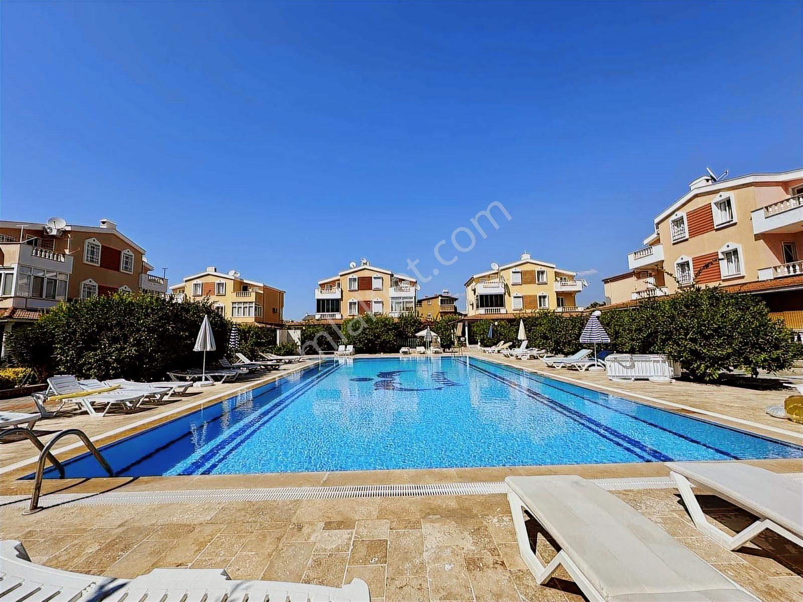 Kuşadası Davutlar Sahil Eşyalı 4+1 Havuzlu Satılık Yazlık - Görsel 6