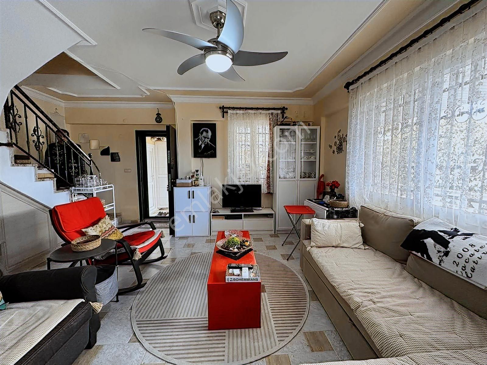 Kuşadası Davutlar Sahil Eşyalı 4+1 Havuzlu Satılık Yazlık - Görsel 15