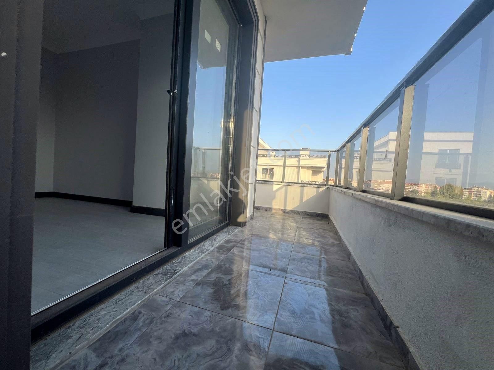 Akçay Aras Emlaktan Altınkumda Sıfır 1+1 Daire - Görsel 8