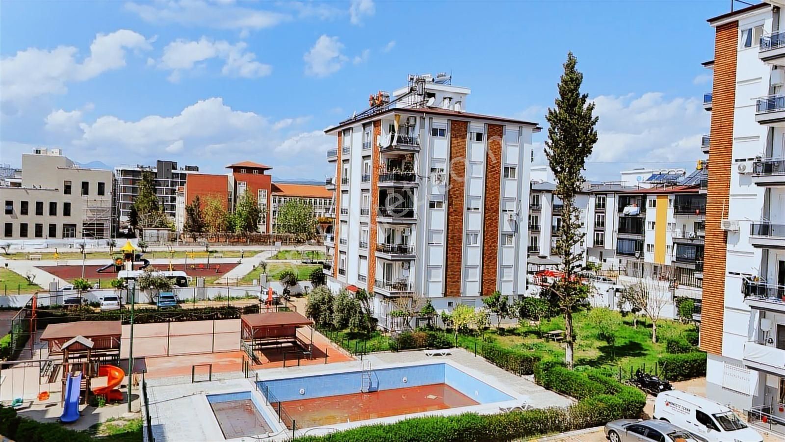 Habibler'de Havuzlu Lüx Sitede Satılık 3+1 145m2 Arakat Daire ! - Görsel 3