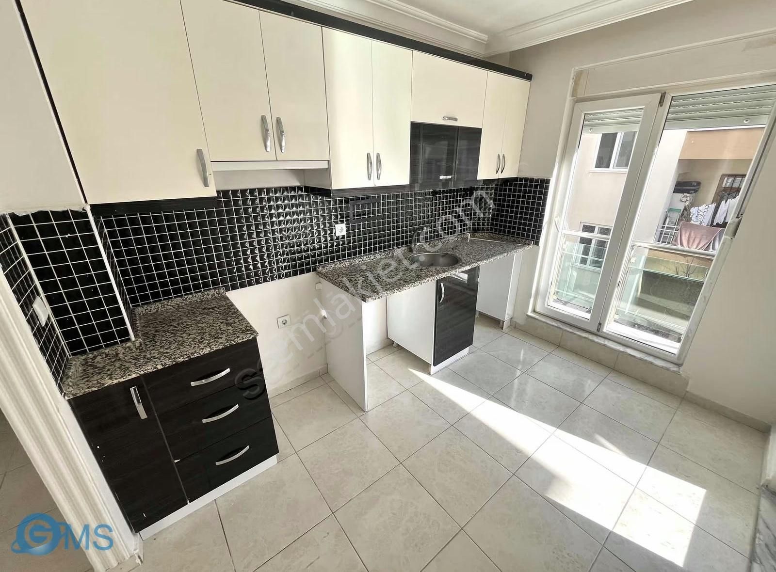 Üniversite'ye Yakın Asansörlü Ayrı Mutfaklı Kiralık 2+1 - Görsel 18