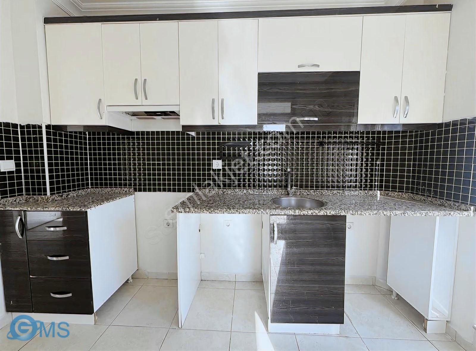 Üniversite'ye Yakın Asansörlü Ayrı Mutfaklı Kiralık 2+1 - Görsel 2