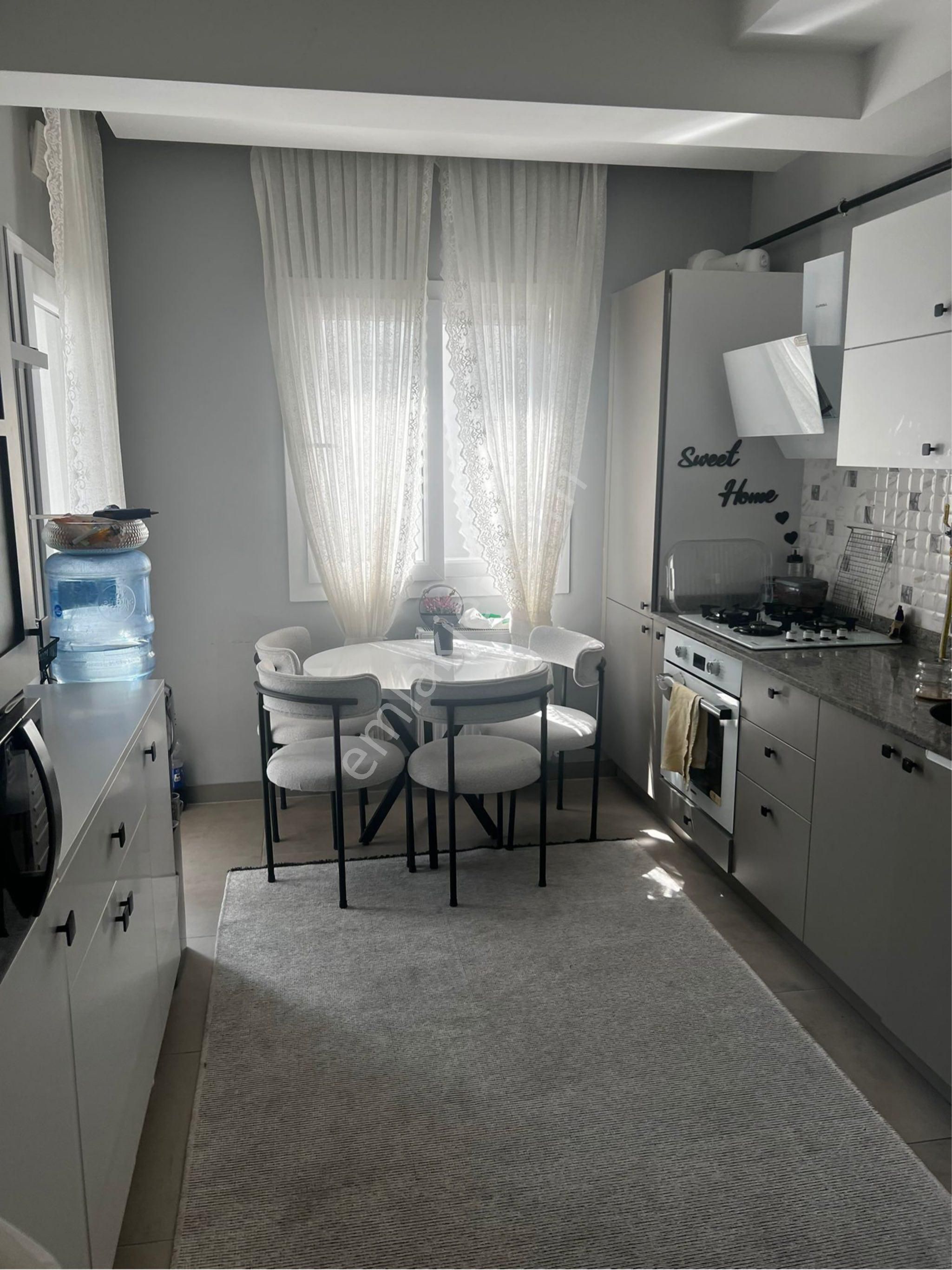 Mithatpaşa’da Kıyı Boyunda Elit Yaşam! 7/24 Güvenlikli Sitede 3+1 Satılık Daire - Görsel 4