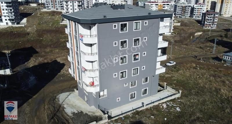 Remax Parla'dan Tramvaya 500 Mt Yerden Isıtmalı Lüks 1+1 - Görsel 12