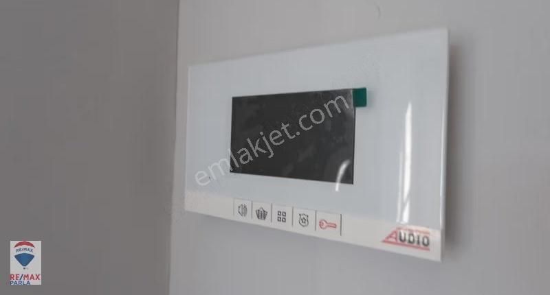 Remax Parla'dan Tramvaya 500 Mt Yerden Isıtmalı Lüks 1+1 - Görsel 8